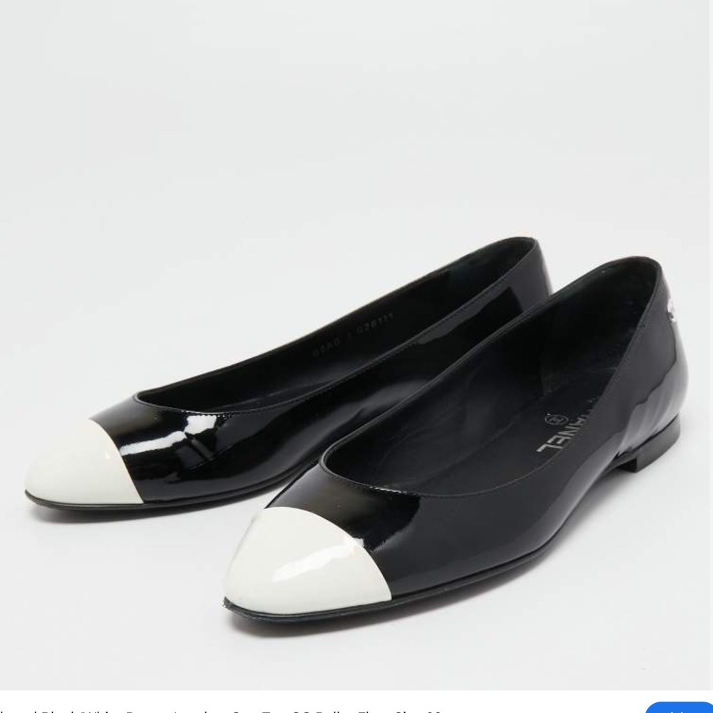 CHANEL Black Patent Leather Cap-Toe Flats with White Toe